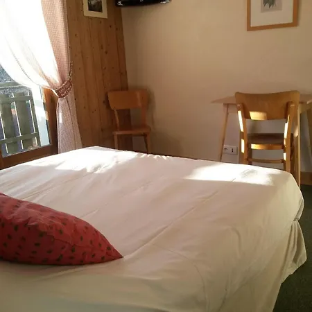 Hotel Logis Le Caprice Des Neiges Combloux
