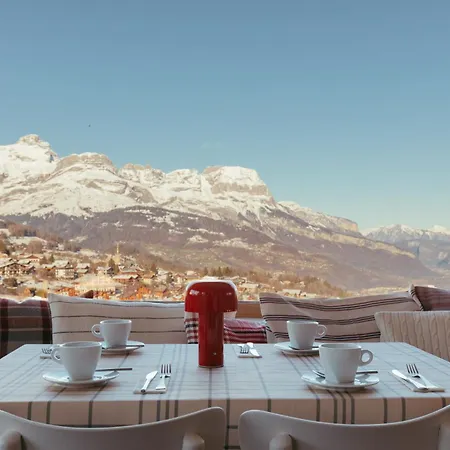 Hotel Le Caprice Des Neiges Combloux Hotell 2*